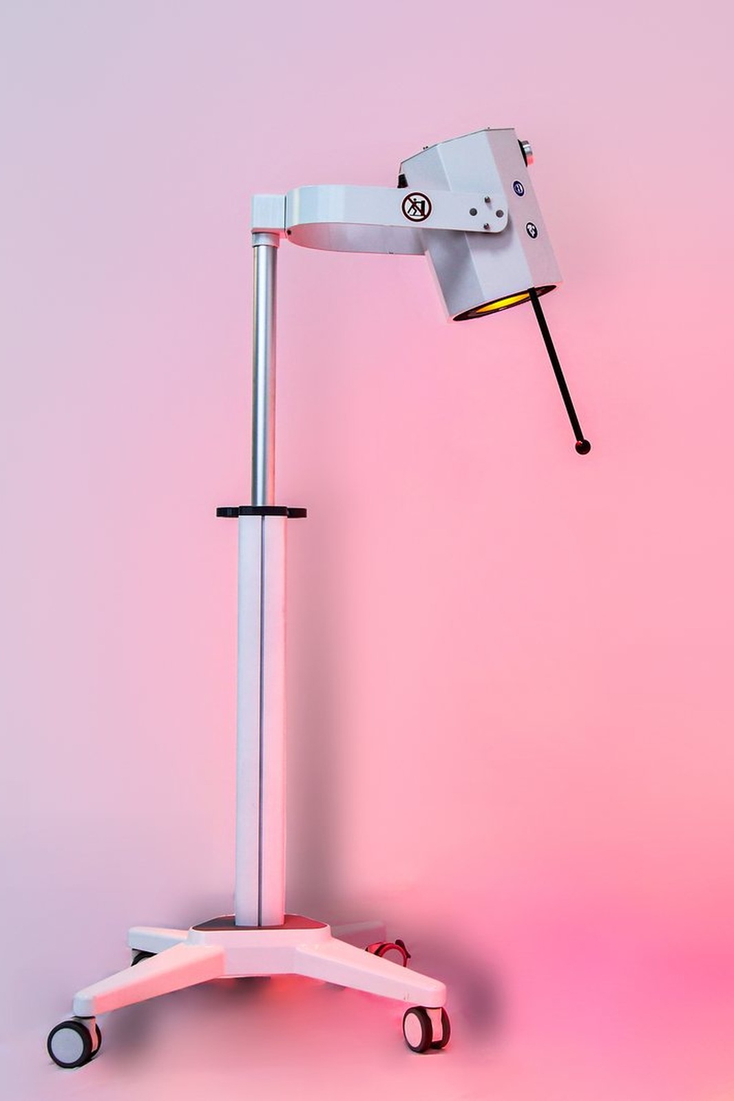 Right-side view of the CYP8 photothermal support device for product structure review.